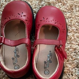 Thomas McAn red shoes